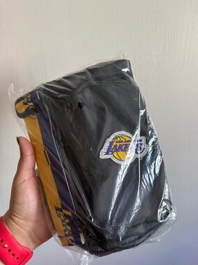 Los Angeles Lakers Black Crossbody (looks like the last picture)